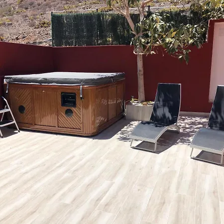 Casa Con Jardin Y Piscina , Costa Adeje , Tenerife 別荘 アデヘ
